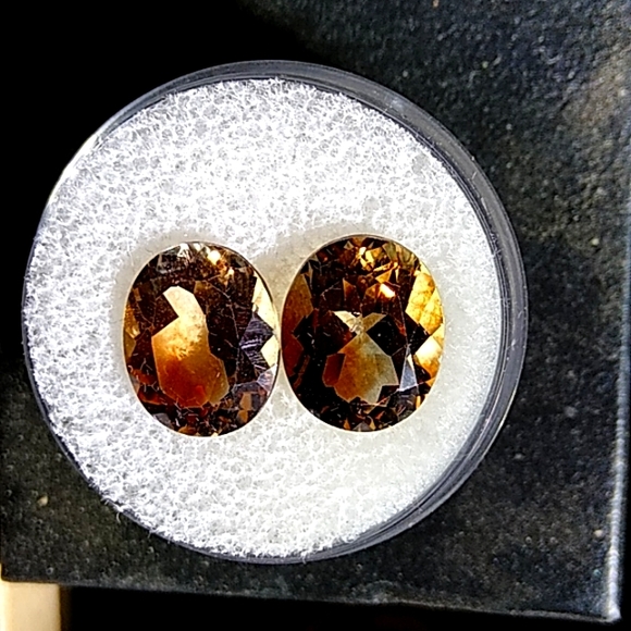 Champagne Topaz - Picture 1 of 5
